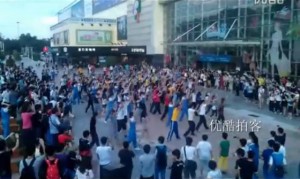 zhuhai-guangdong-china-flash-mob-michael-jackson-2-year-anniversary-memorial-560x335