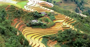 Village-de-Longji-avec-ses-rizières-en-plateau