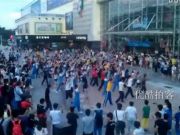 Flash mob à Zhuhai en hommage à Michael Jackson