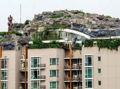 Il fait construire (illégalement) sa villa sur le toit d’un immeuble